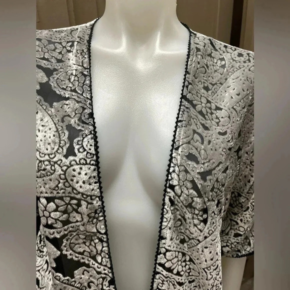 ASOS Girls On Film Black and Silver Kimono Size 4 - Picture 3 of 12